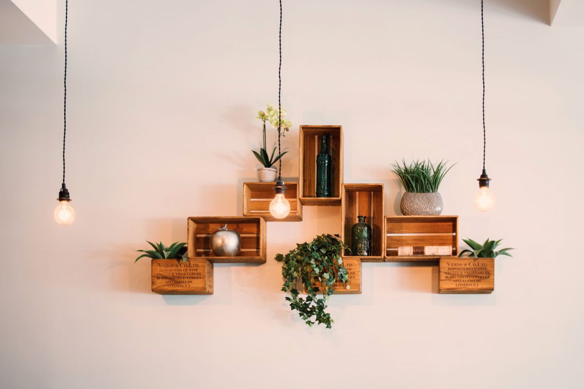 Floating shelves